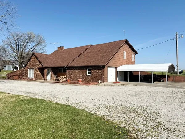 $347,500 | 3705 Lake Hill Road, El Dorado Springs, MO 64744