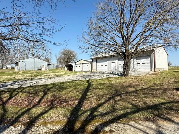 $347,500 | 3705 Lake Hill Road, El Dorado Springs, MO 64744