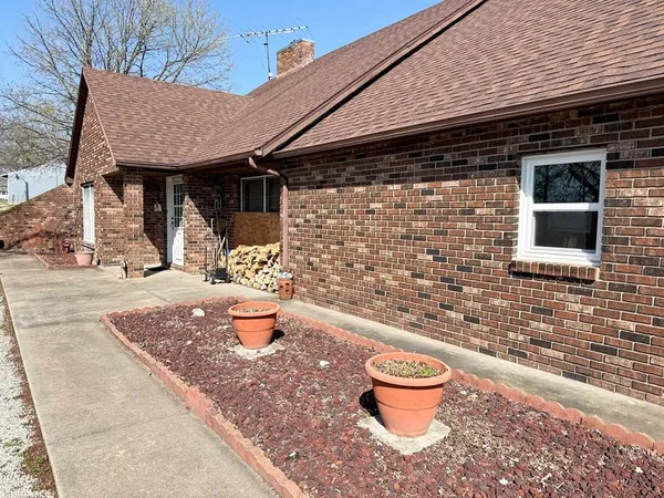 $347,500 | 3705 Lake Hill Road, El Dorado Springs, MO 64744