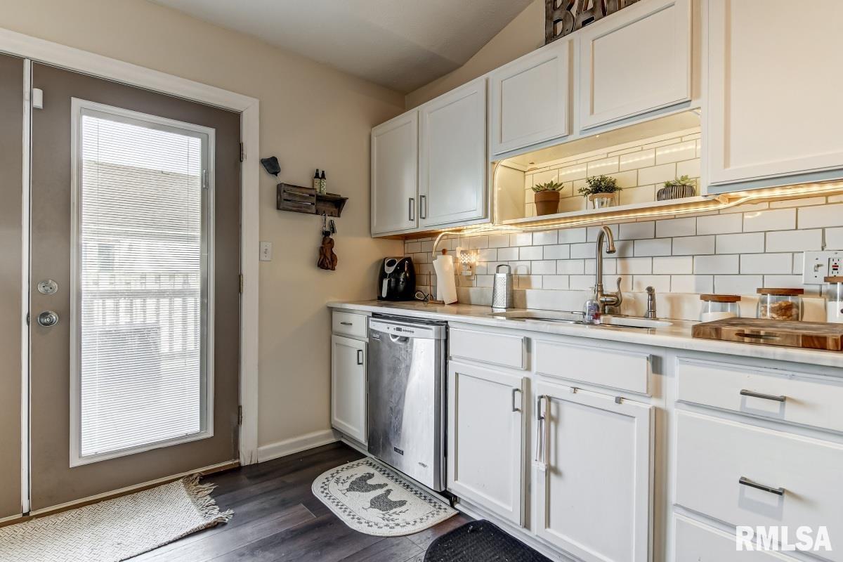 3701 Castle Hill Boulevard Springfield, IL 62712 - Photo 12 of 42 Gallery Image 12