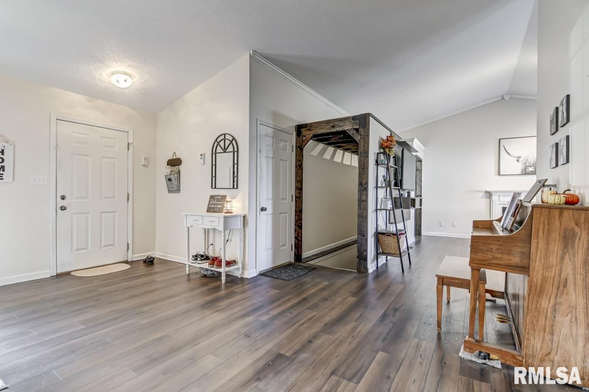 3701 Castle Hill Boulevard Springfield, IL 62712 - Photo 15 of 42 Gallery Image 15
