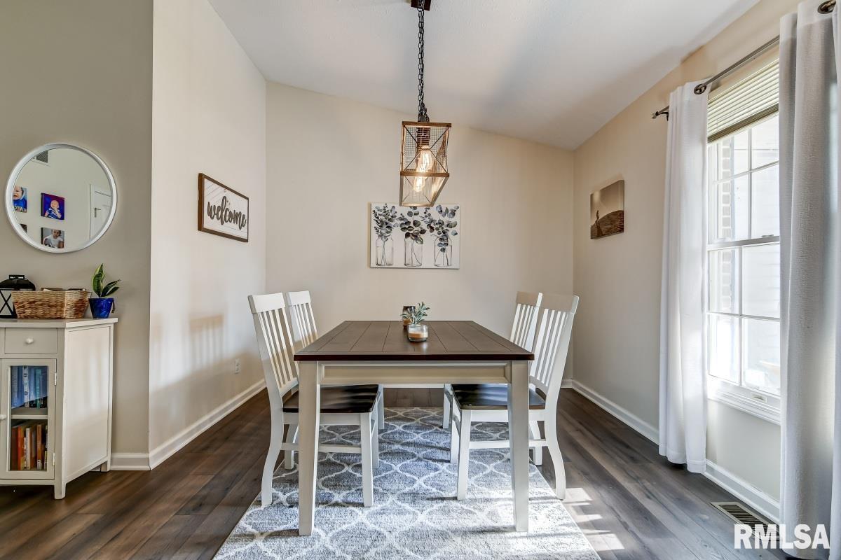 3701 Castle Hill Boulevard Springfield, IL 62712 - Photo 17 of 42 Gallery Image 17