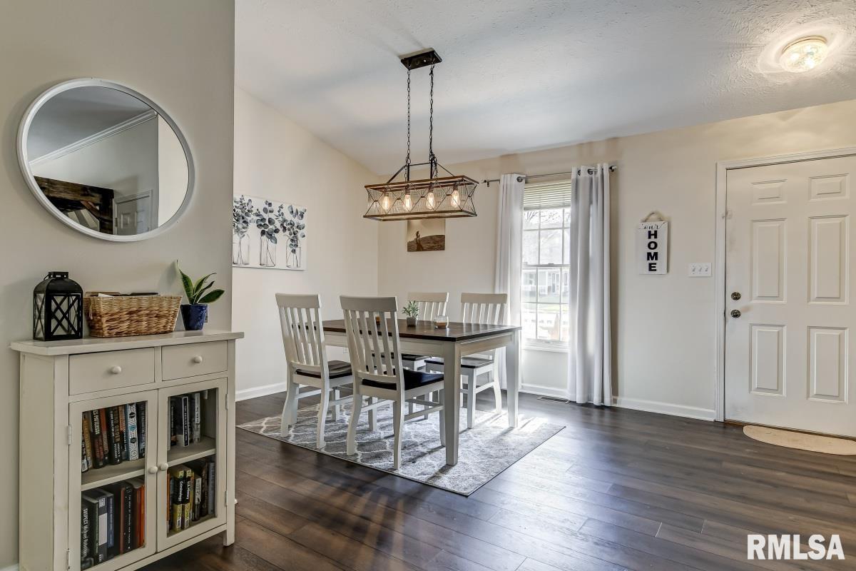 3701 Castle Hill Boulevard Springfield, IL 62712 - Photo 20 of 42 Gallery Image 20