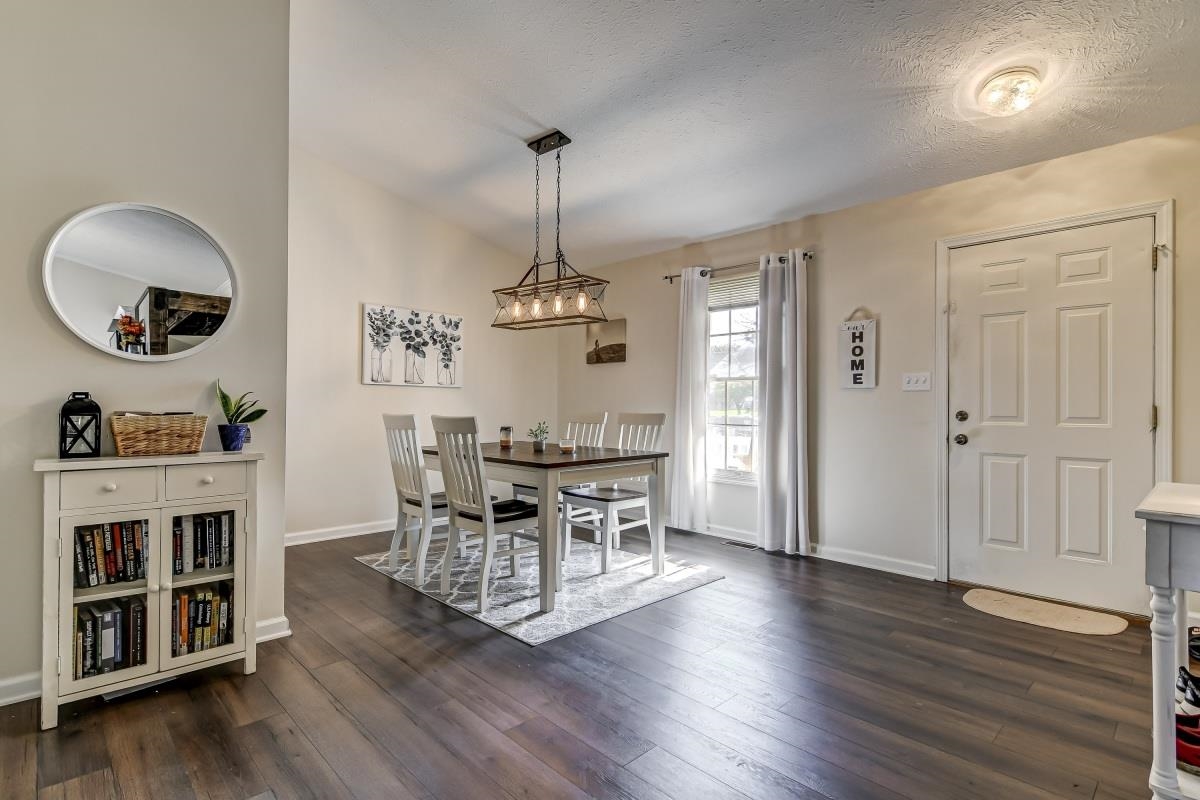 3701 Castle Hill Boulevard Springfield, IL 62712 - Photo 21 of 42 Gallery Image 21