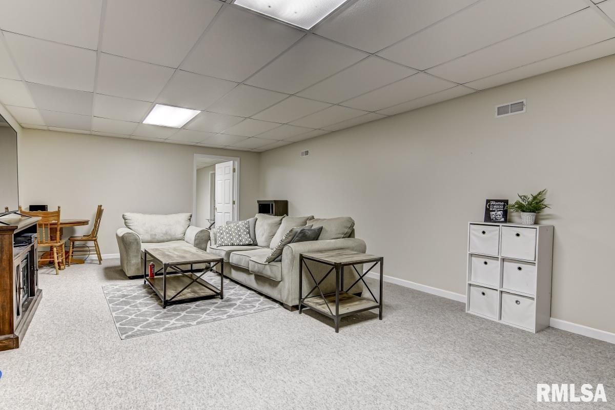 3701 Castle Hill Boulevard Springfield, IL 62712 - Photo 33 of 42 Gallery Image 33