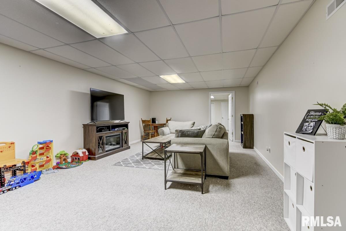 3701 Castle Hill Boulevard Springfield, IL 62712 - Photo 34 of 42 Gallery Image 34