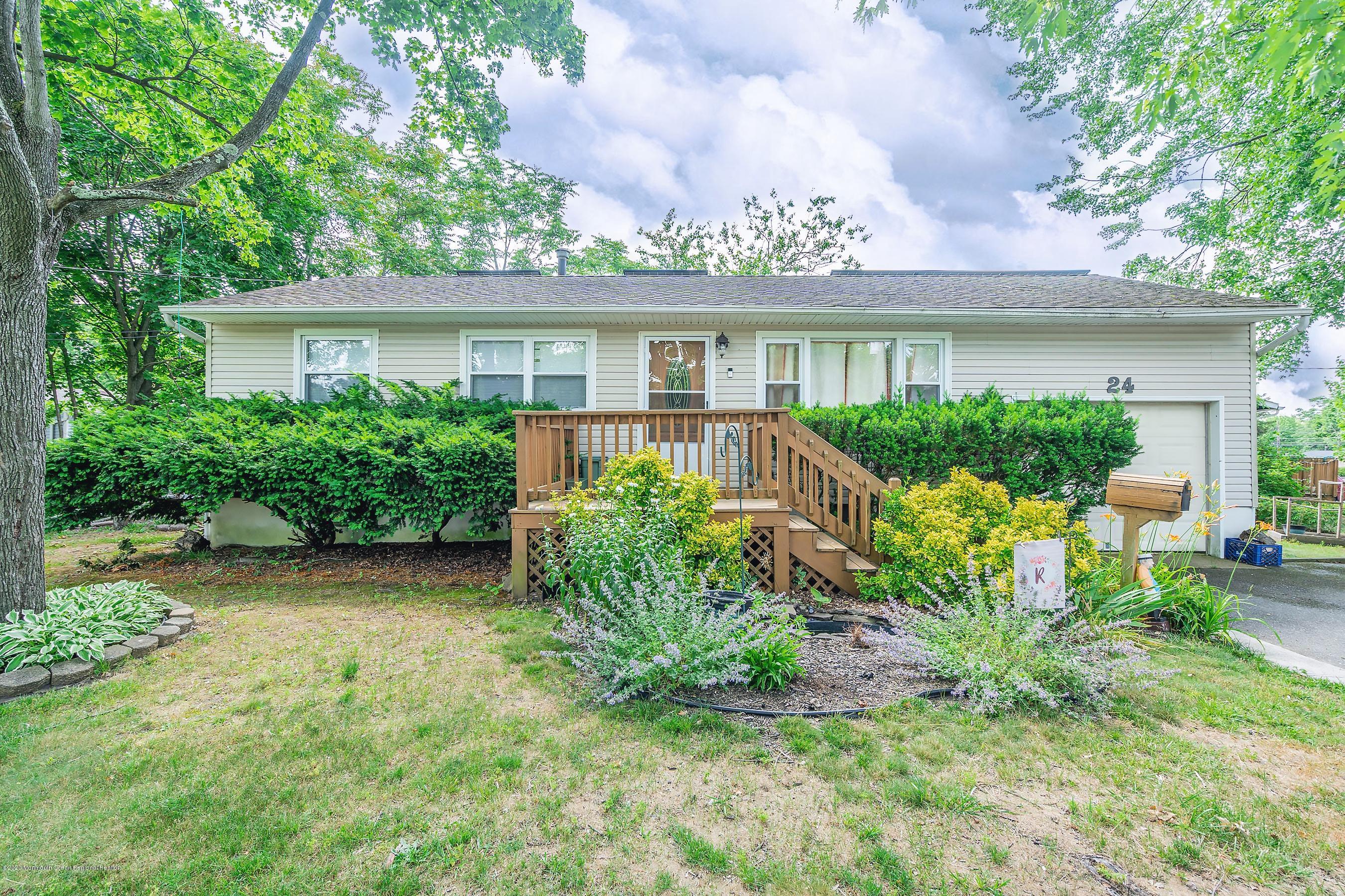 24 Amherst Road Toms River, NJ 08757 - Photo 1 of 28 Front of home 2