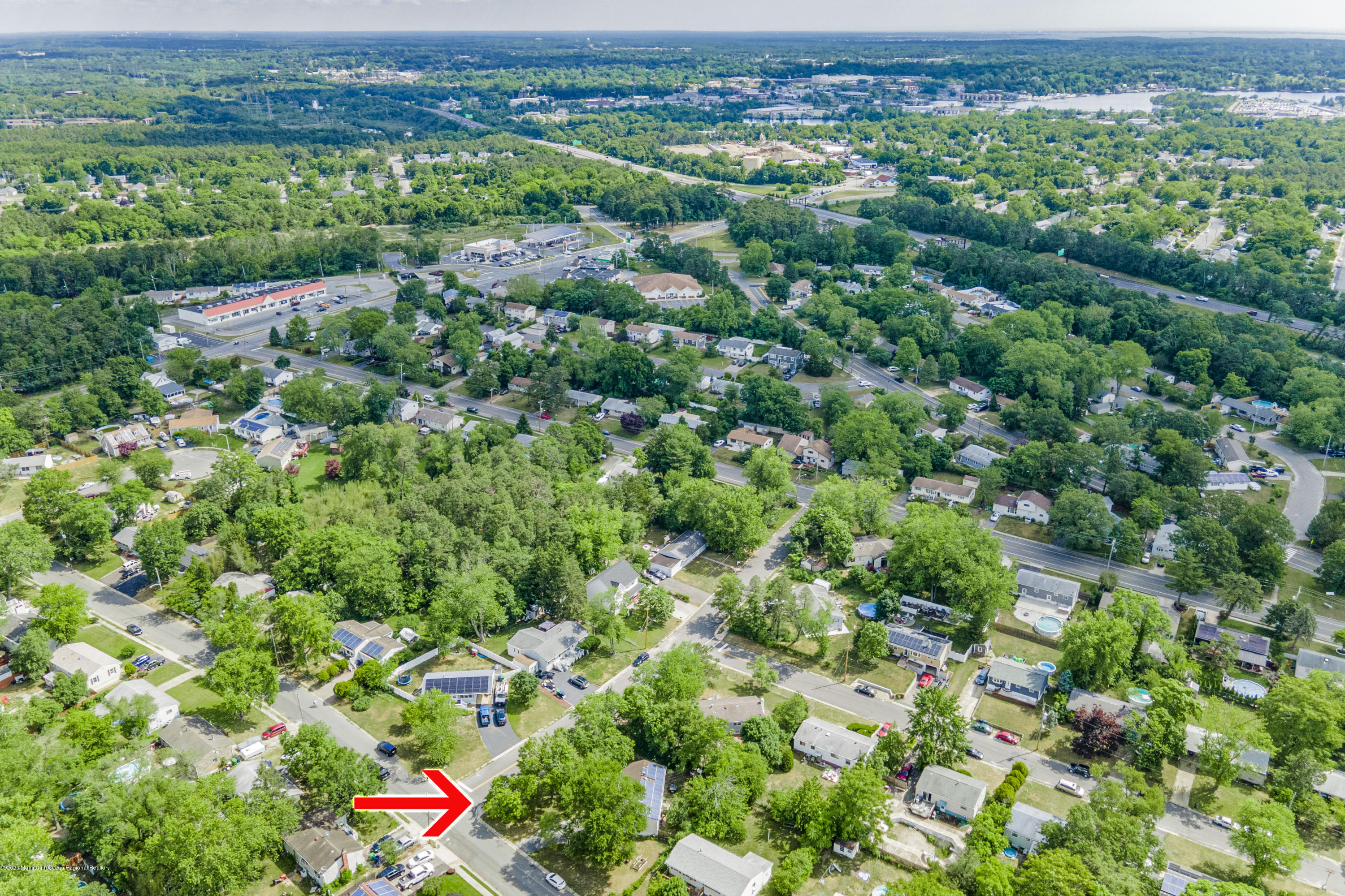 24 Amherst Road Toms River, NJ 08757 - Photo 3 of 28 Aerial right with arrow