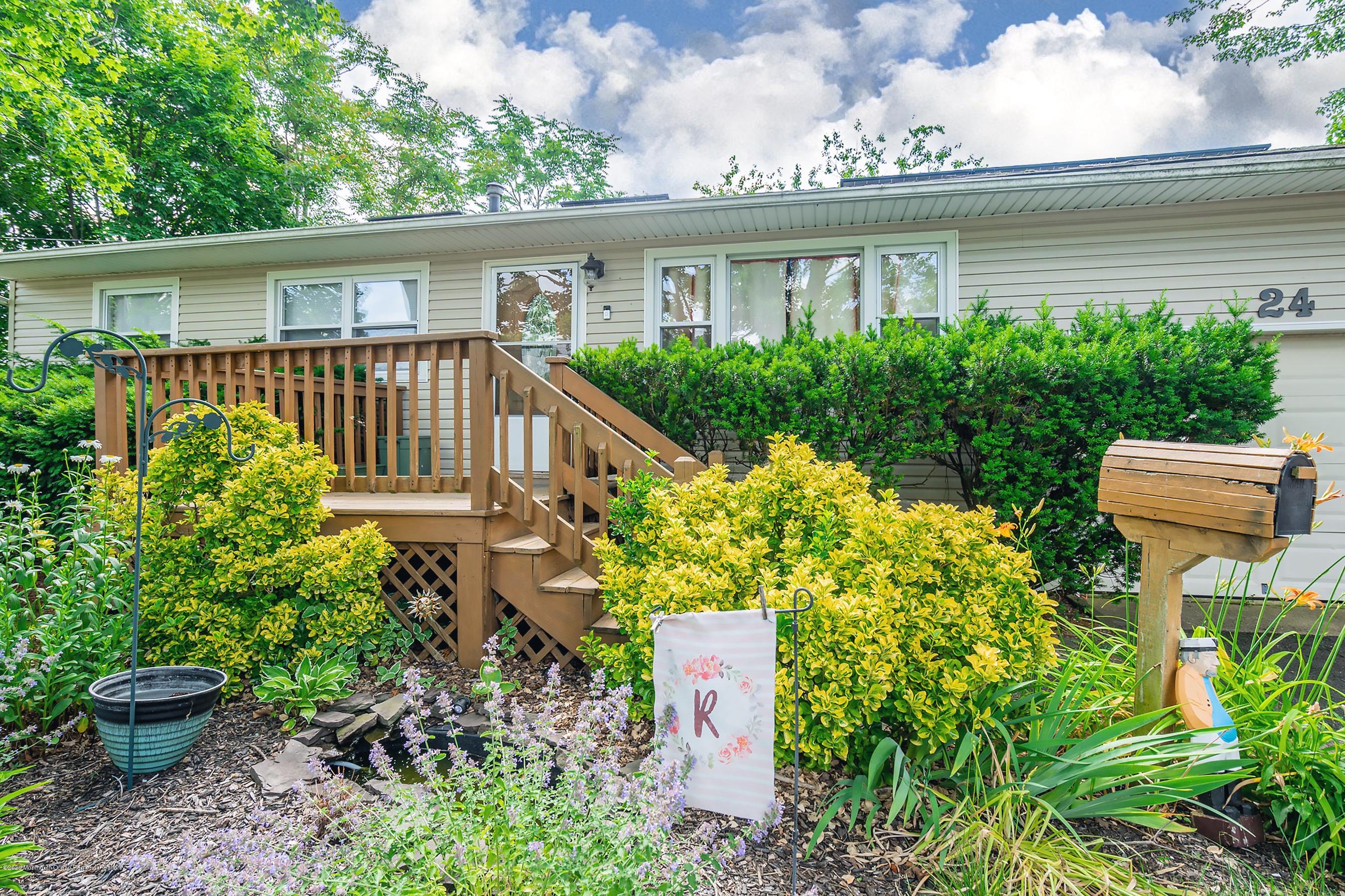 24 Amherst Road Toms River, NJ 08757 - Photo 8 of 28 Front of home