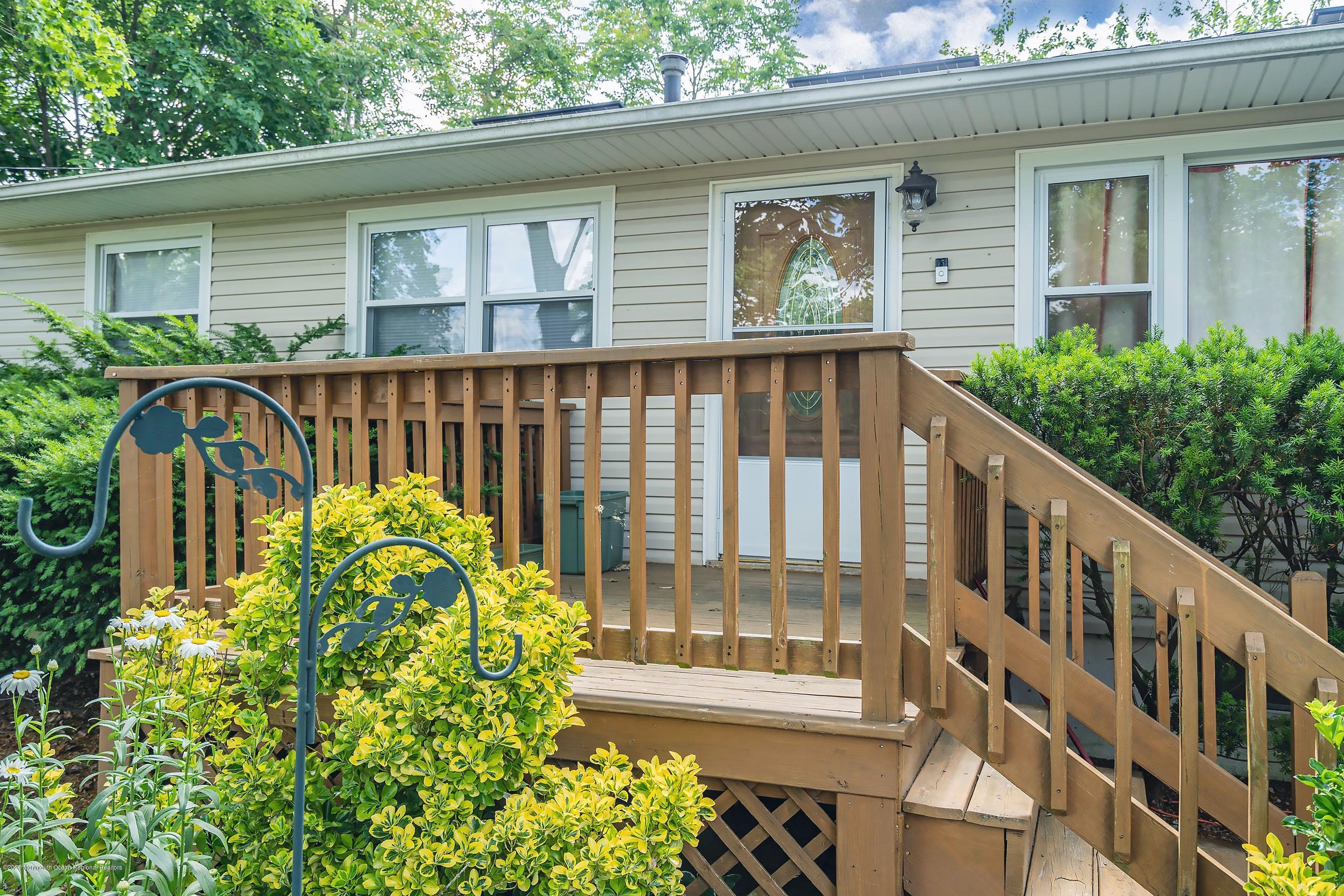 24 Amherst Road Toms River, NJ 08757 - Photo 9 of 28 Front porch