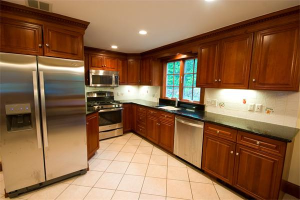 7 Nottingham Way Walpole, MA 02071 - Photo 4 of 29 Gallery Image 4
