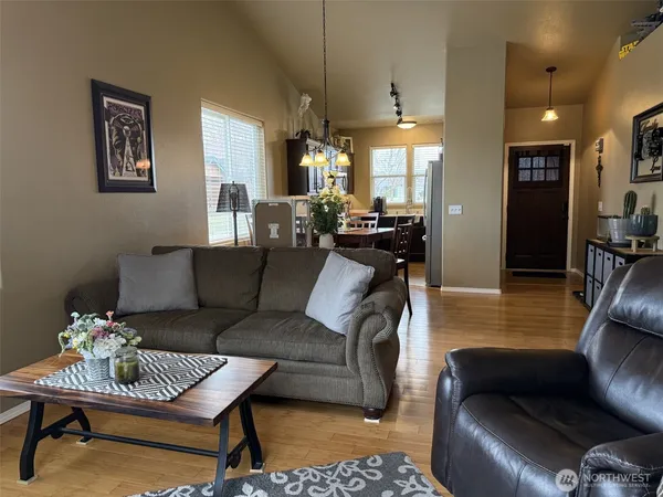 $359,999 | 1324 South Cougar Drive, Moses Lake, WA 98837