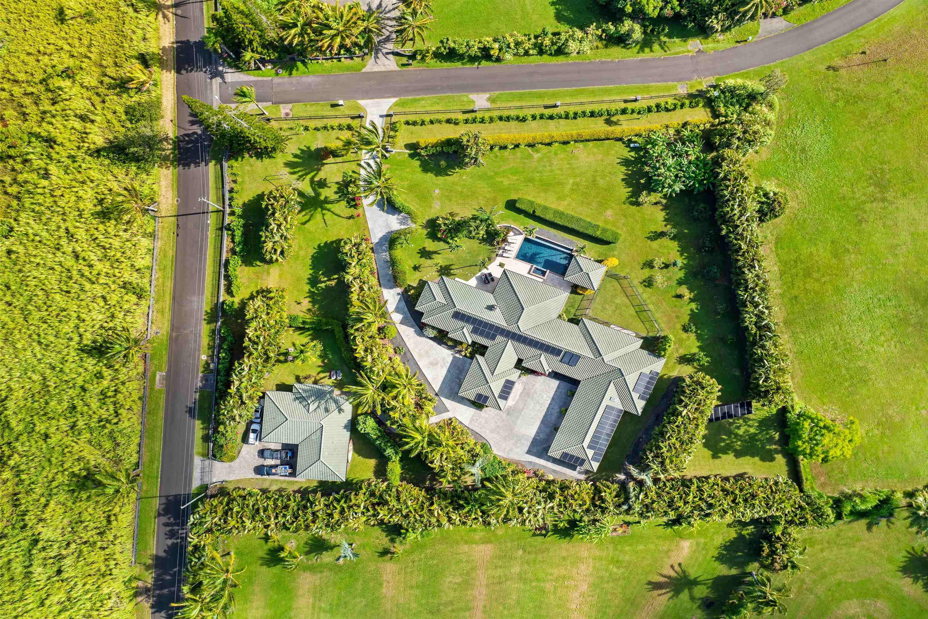 20 Kapuaimilia Place Haiku, HI 96708 - Photo 3 of 50