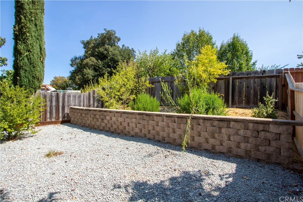914 Brookhill Drive Paso Robles, CA 93446 - Photo 19 of 20 a view of wooden fence