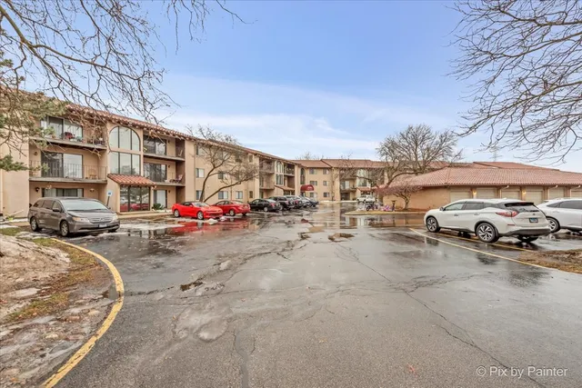 $179,000 | 21w400 North Avenue, Unit 58, Lombard, IL 60148