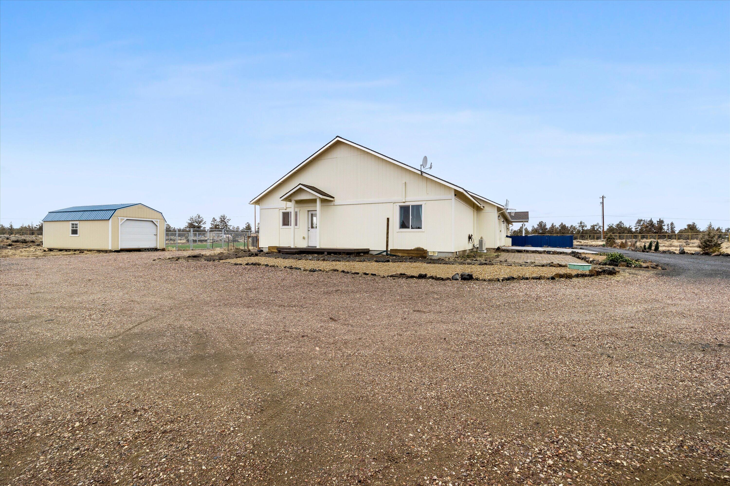 63042 Deschutes Road Bend, OR 97701 - Photo 52 of 58 ADU entry