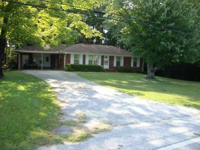 410 Quincy Road Seneca, SC 29678 - Photo 4 of 36 Gallery Image 4
