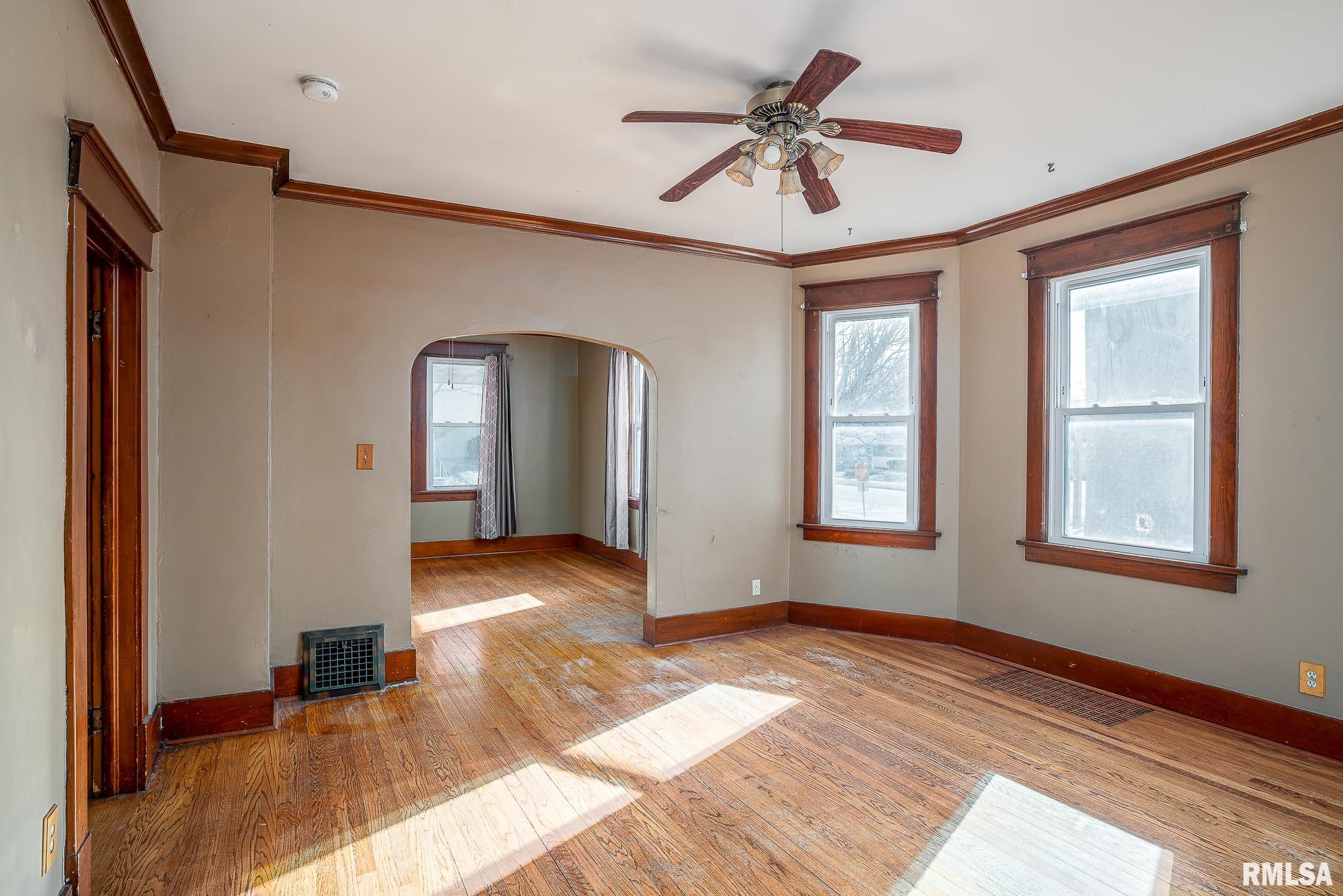 1441 10th Street Moline, IL 61265 - Photo 3 of 23 Gallery Image 3