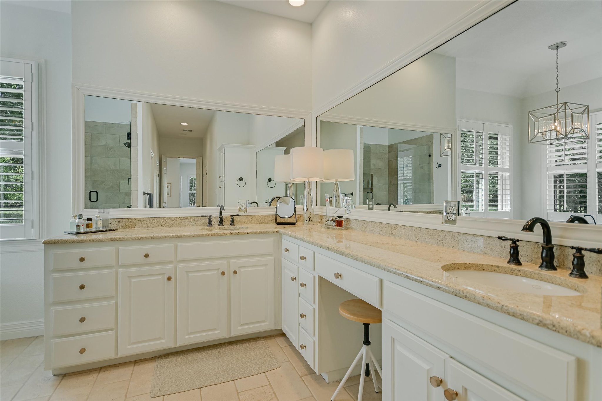 2901 Maravillas Loop Austin, TX 78735 - Photo 17 of 31 a spacious bathroom with double sink and a mirror