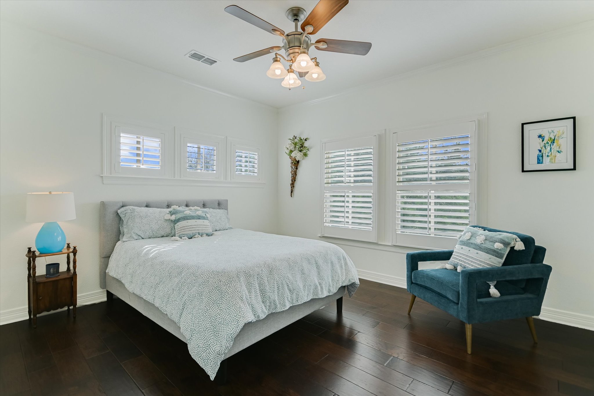 2901 Maravillas Loop Austin, TX 78735 - Photo 19 of 31 a bedroom with a bed and a chair