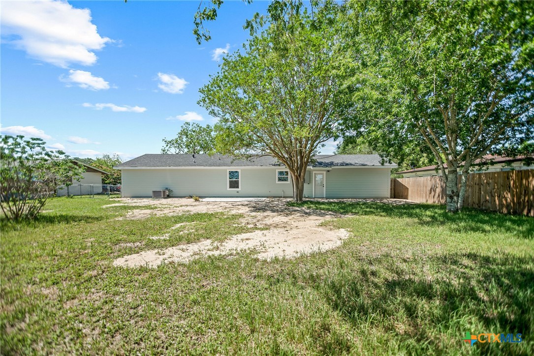 210 Travis Street Port Lavaca, TX 77979 - Photo 24 of 28 Large backyard.
