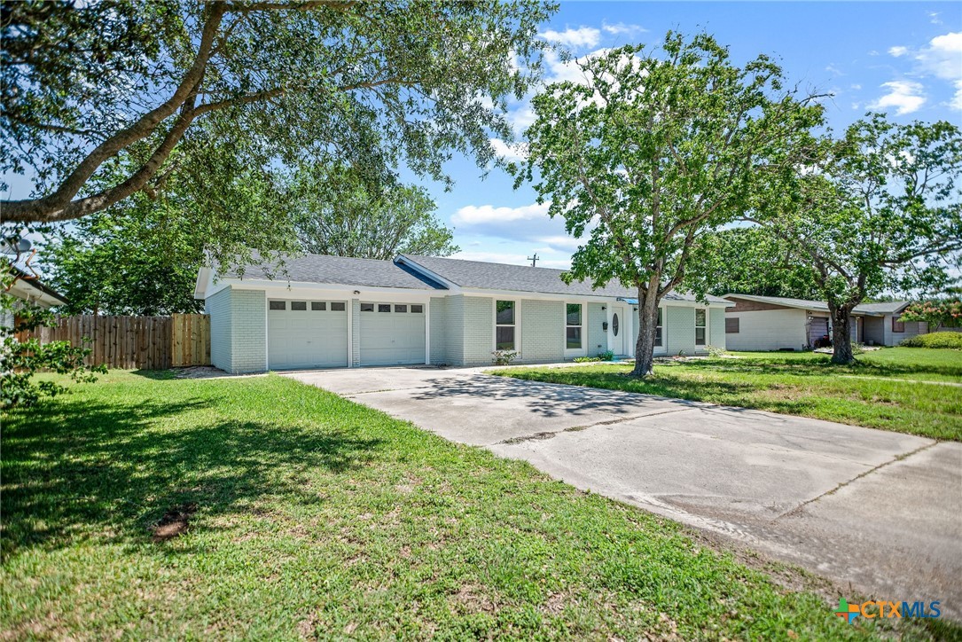 210 Travis Street Port Lavaca, TX 77979 - Photo 27 of 28 Call your favorite Realtor for a tour!