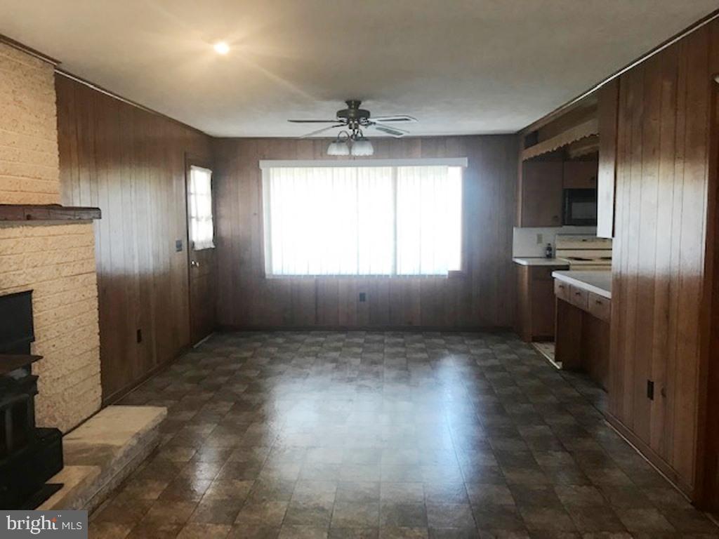 6253 Hoff Road Spring Grove, PA 17362 - Photo 4 of 18