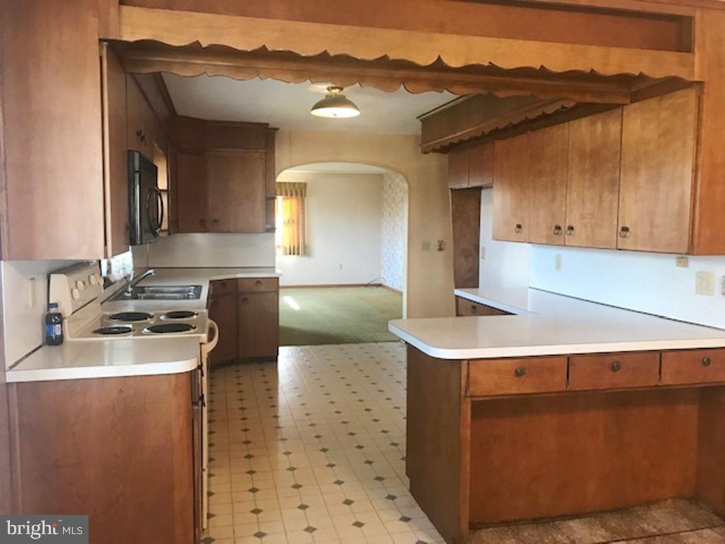 6253 Hoff Road Spring Grove, PA 17362 - Photo 5 of 18