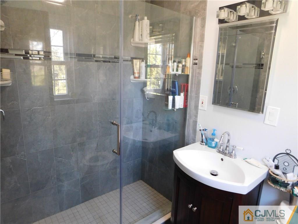 153 Fern Road East Brunswick, NJ 08816 - Photo 14 of 18 Gallery Image 14