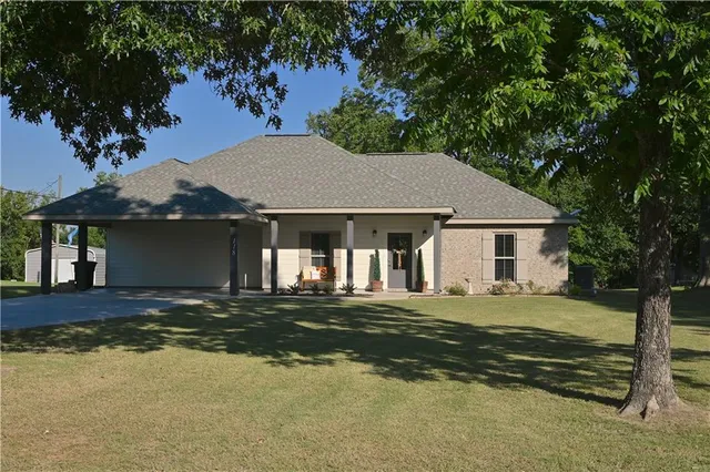 $299,000 | 118 Oakwood Drive, Effie, LA 71331