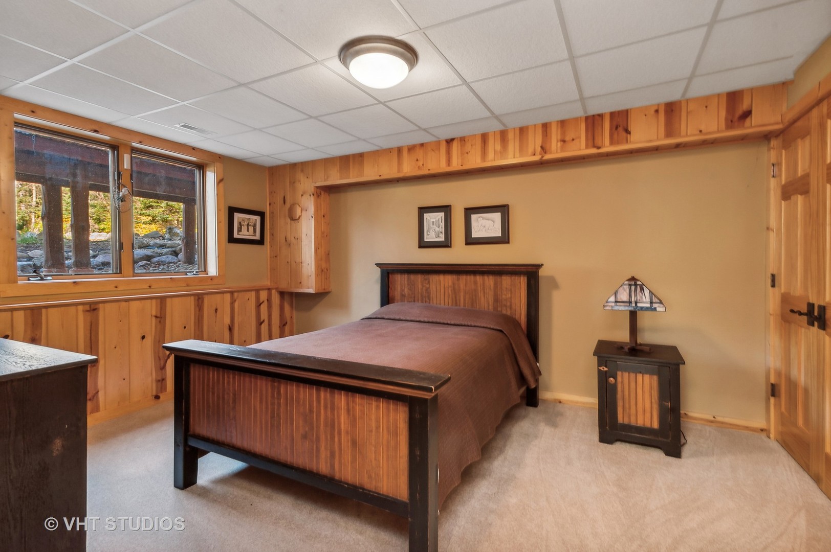 2317 Paulson Road Harvard, IL 60033 - Photo 19 of 37 a bedroom with a bed and a window