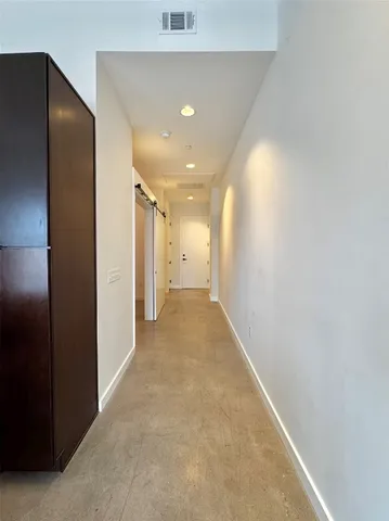 $2,400 | 507 Sabine Street, Unit 802, Austin, TX 78701