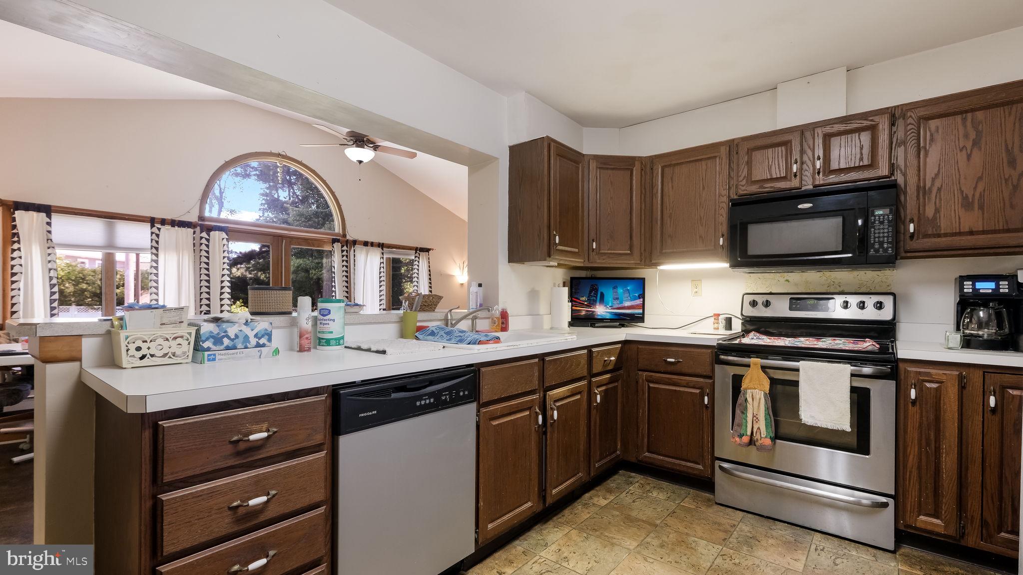 145 Holly Road Southampton, PA 18966 - Photo 12 of 35 Gallery Image 12