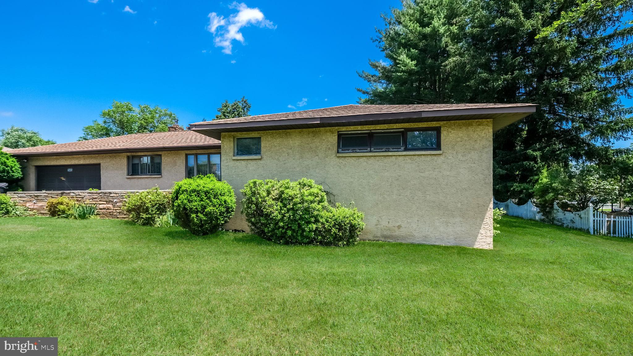 145 Holly Road Southampton, PA 18966 - Photo 3 of 35 Gallery Image 3