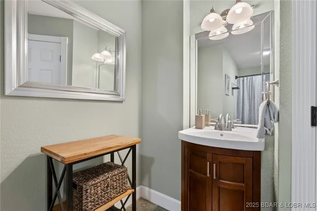 $925,000 | 7 Lost Spike Court, Camdenton, MO 65020