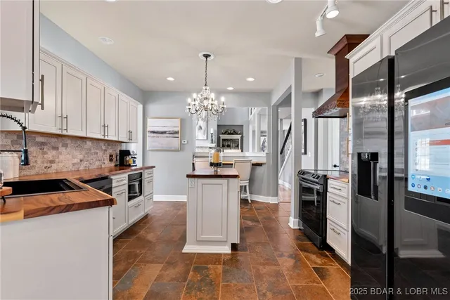 $925,000 | 7 Lost Spike Court, Camdenton, MO 65020