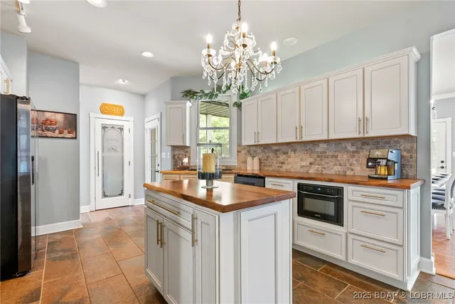 $925,000 | 7 Lost Spike Court, Camdenton, MO 65020