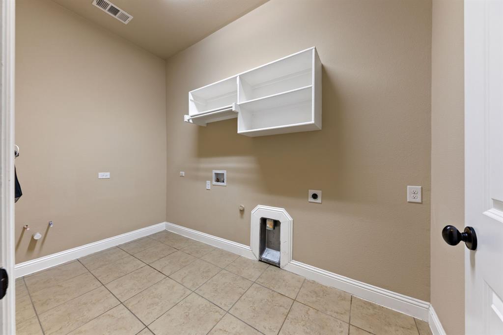 8336 Pitkin Road Frisco, TX 75036 - Photo 19 of 40 a view of an empty room