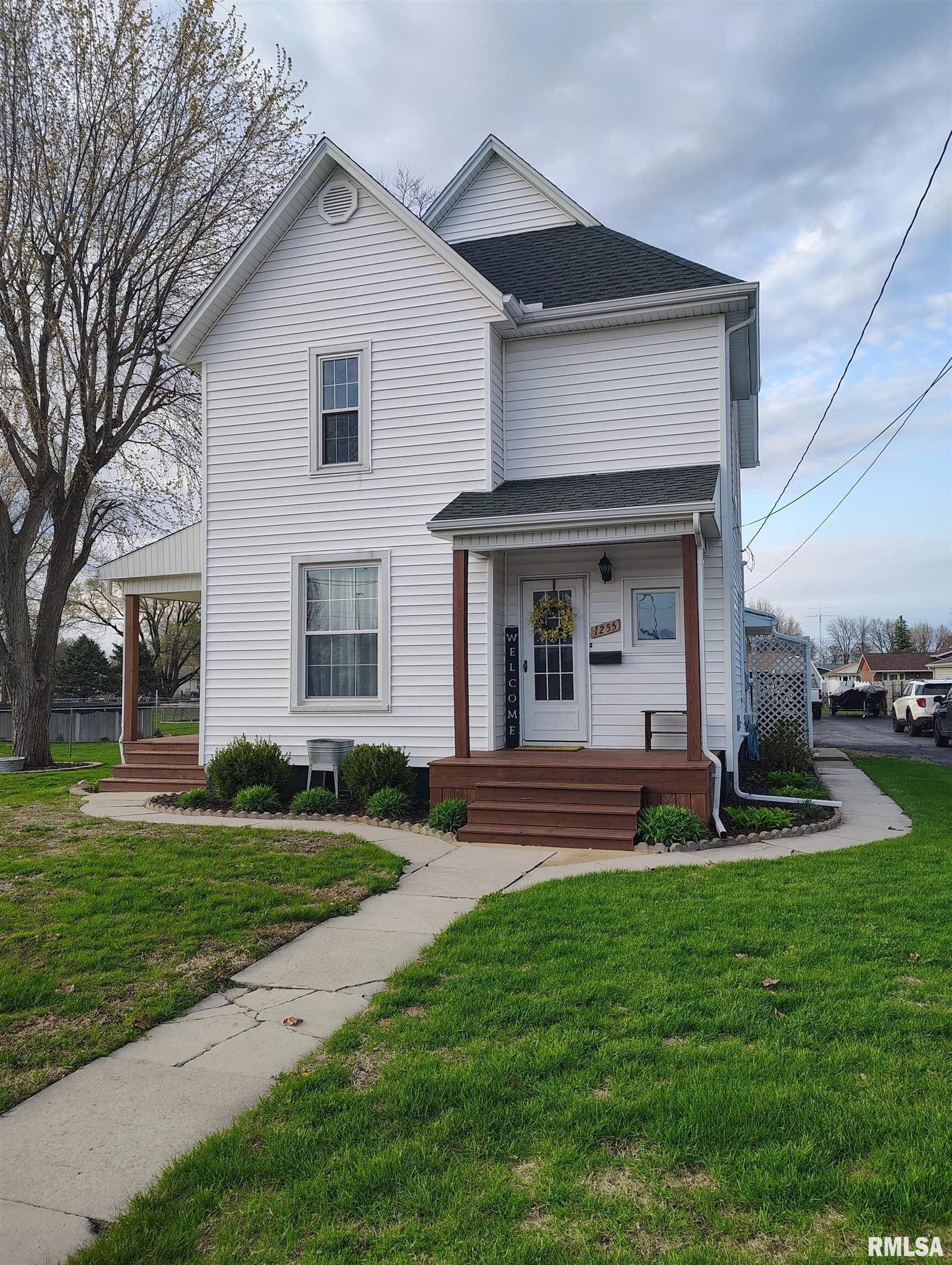 1255 East Chestnut Street Canton, IL 61520 - Photo 1 of 53
