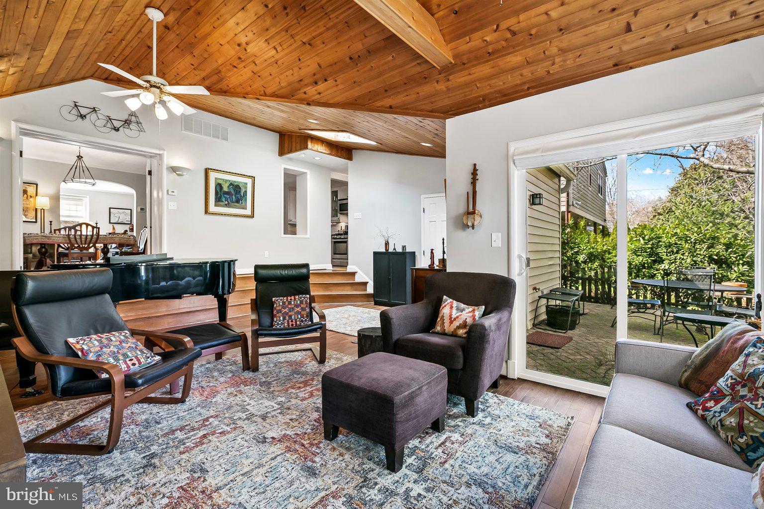 620 Overbrook Road Baltimore, MD 21212 - Photo 16 of 44 Family room