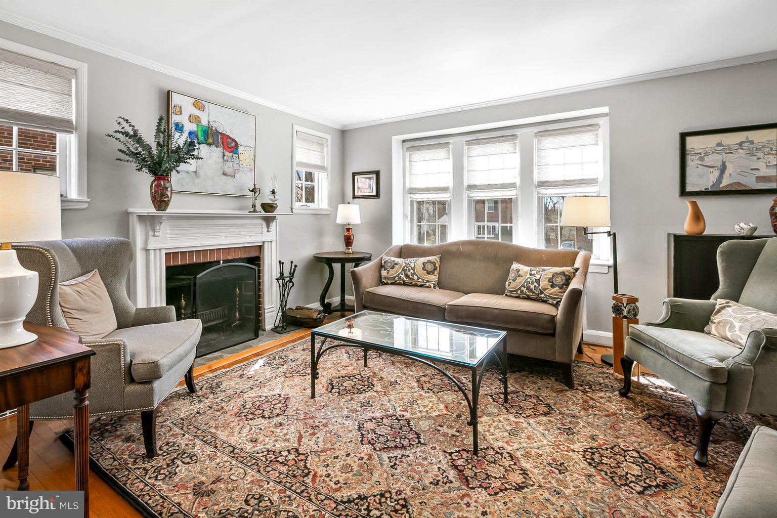 620 Overbrook Road Baltimore, MD 21212 - Photo 6 of 44 Living room