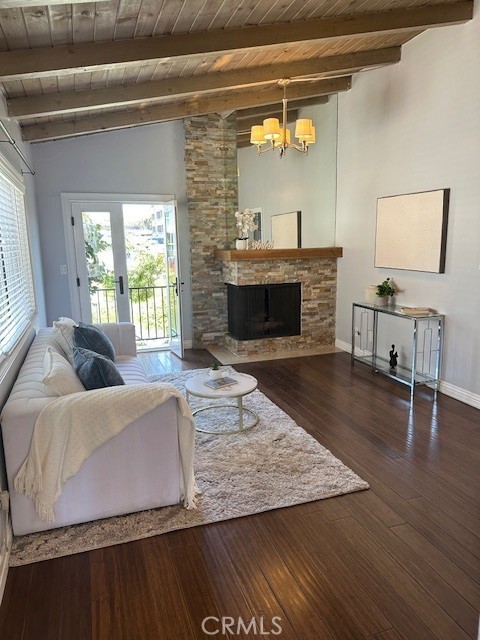 3315 Strongs Drive, Unit B Venice, CA 90292 - Photo 2 of 15 a living room with furniture and a fireplace