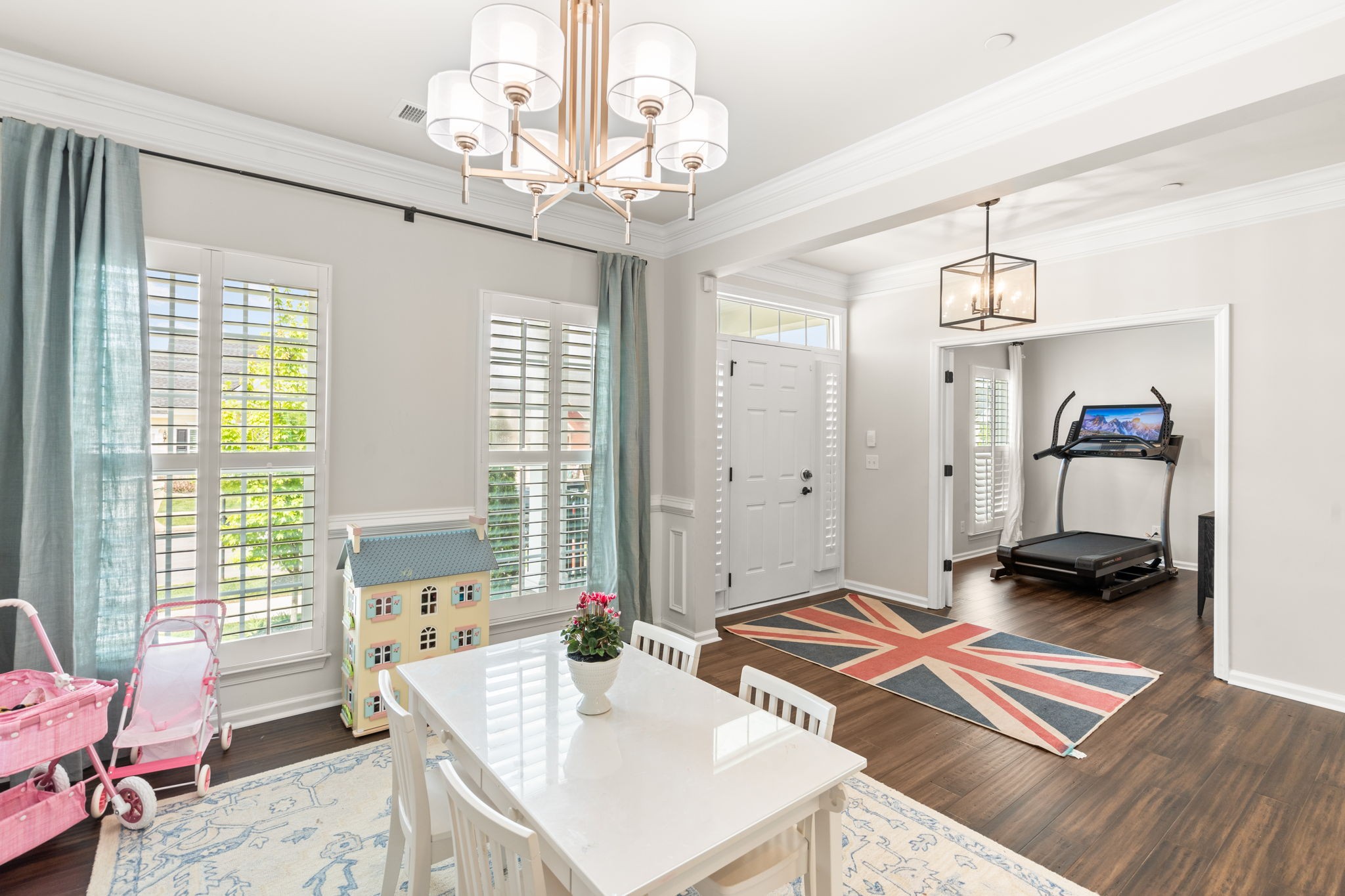 6050 Huntmere Avenue Franklin, TN 37064 - Photo 15 of 38 a very nice looking room with a large window