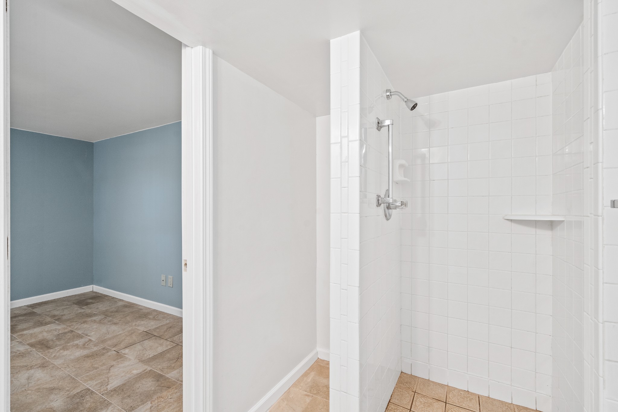 964 Gratton Road Clarksville, TN 37043 - Photo 30 of 43 a bathroom with a shower