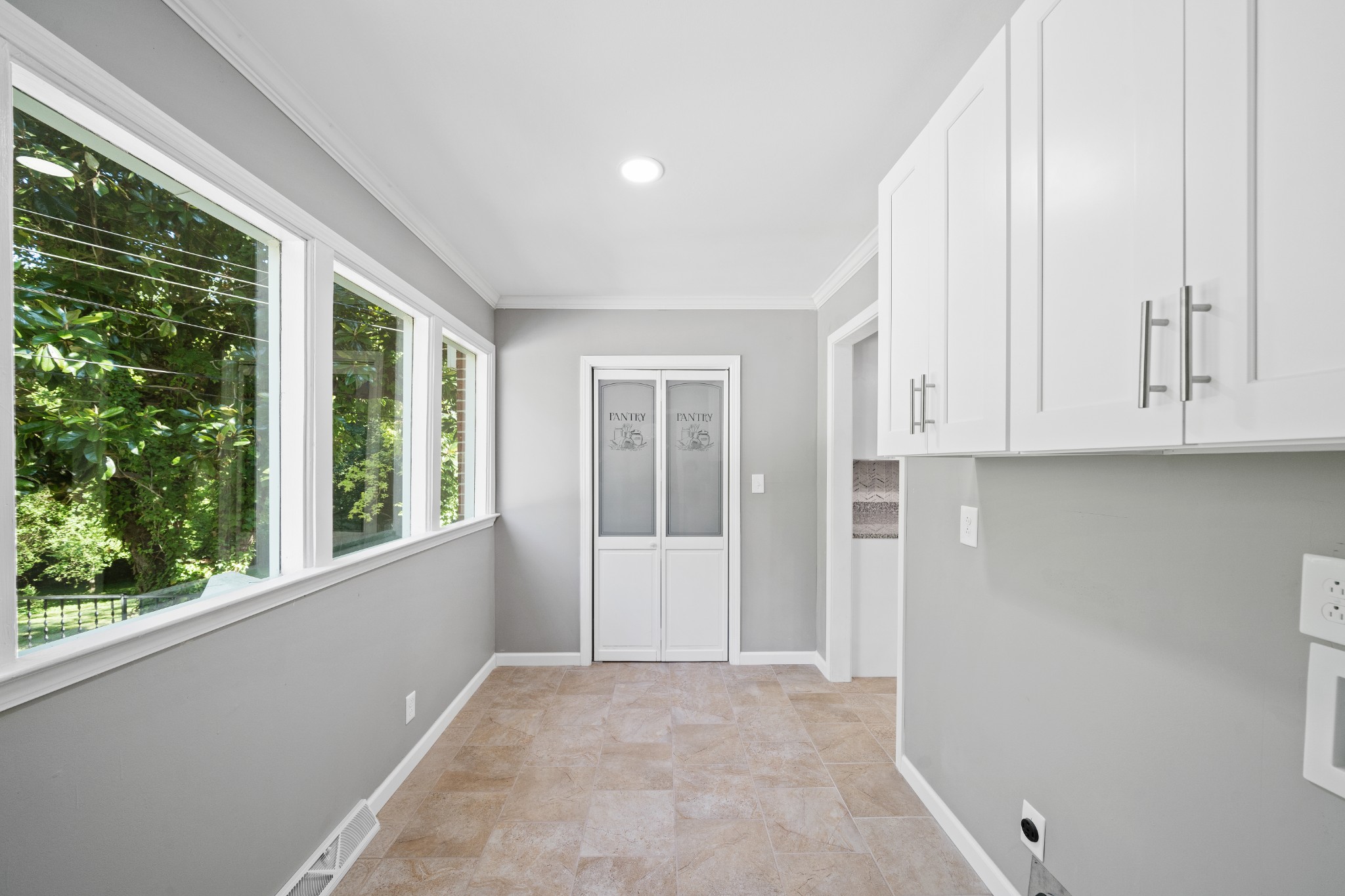 964 Gratton Road Clarksville, TN 37043 - Photo 6 of 43 a view of an empty room with a window