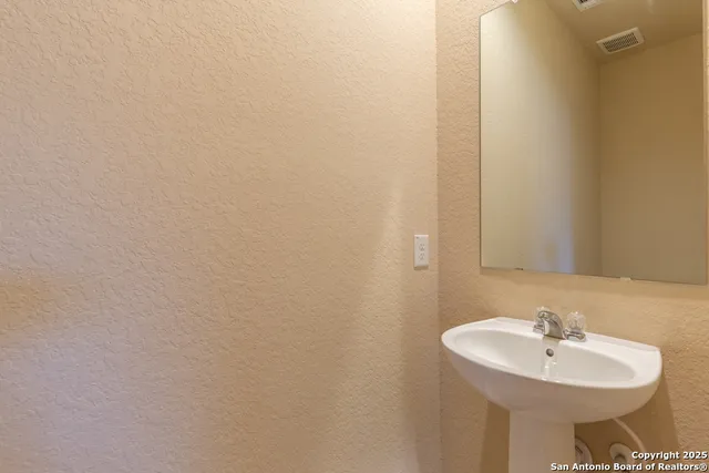 $1,800 | 7143 Mesa Cliffs, Converse, TX 78109