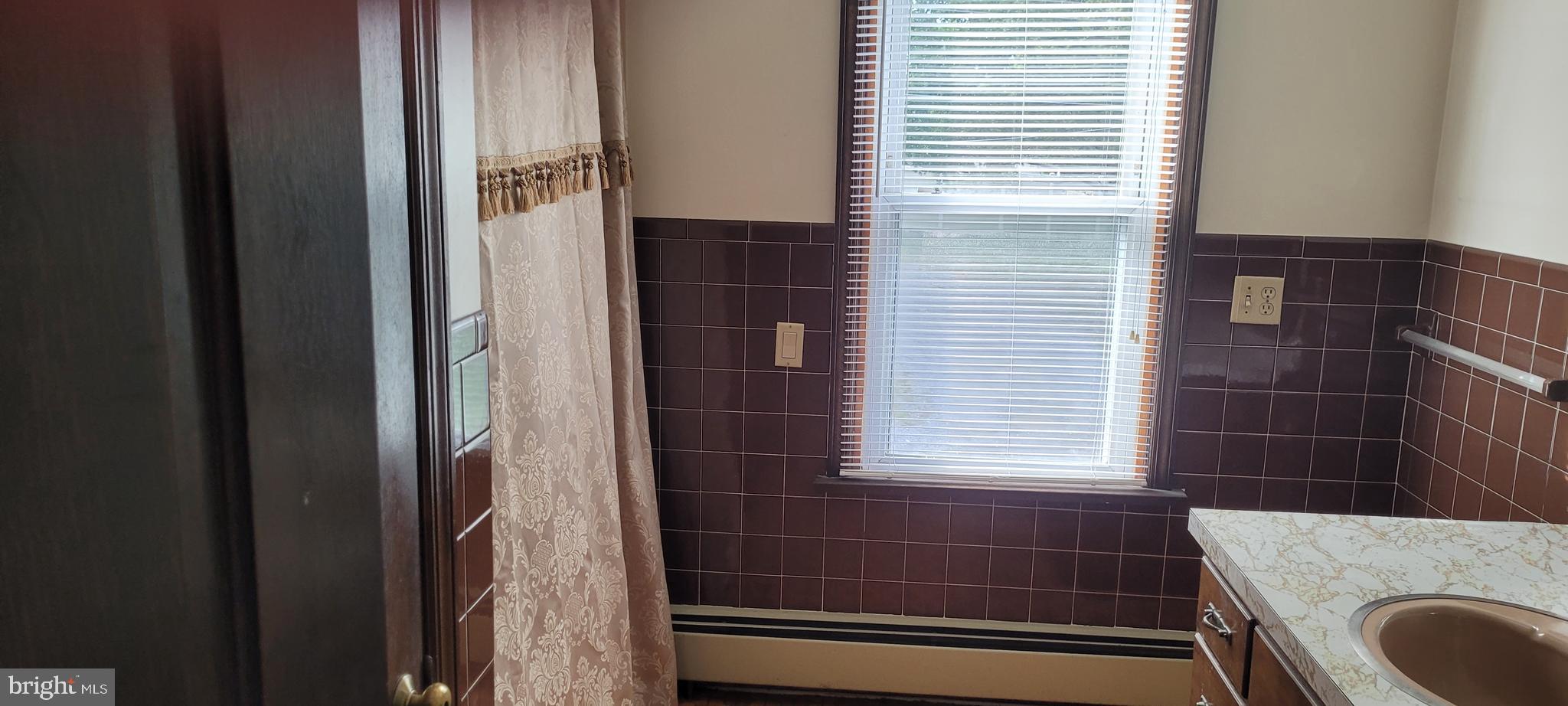 8 North Zinns Mill Road Lebanon, PA 17042 - Photo 14 of 16 full bath