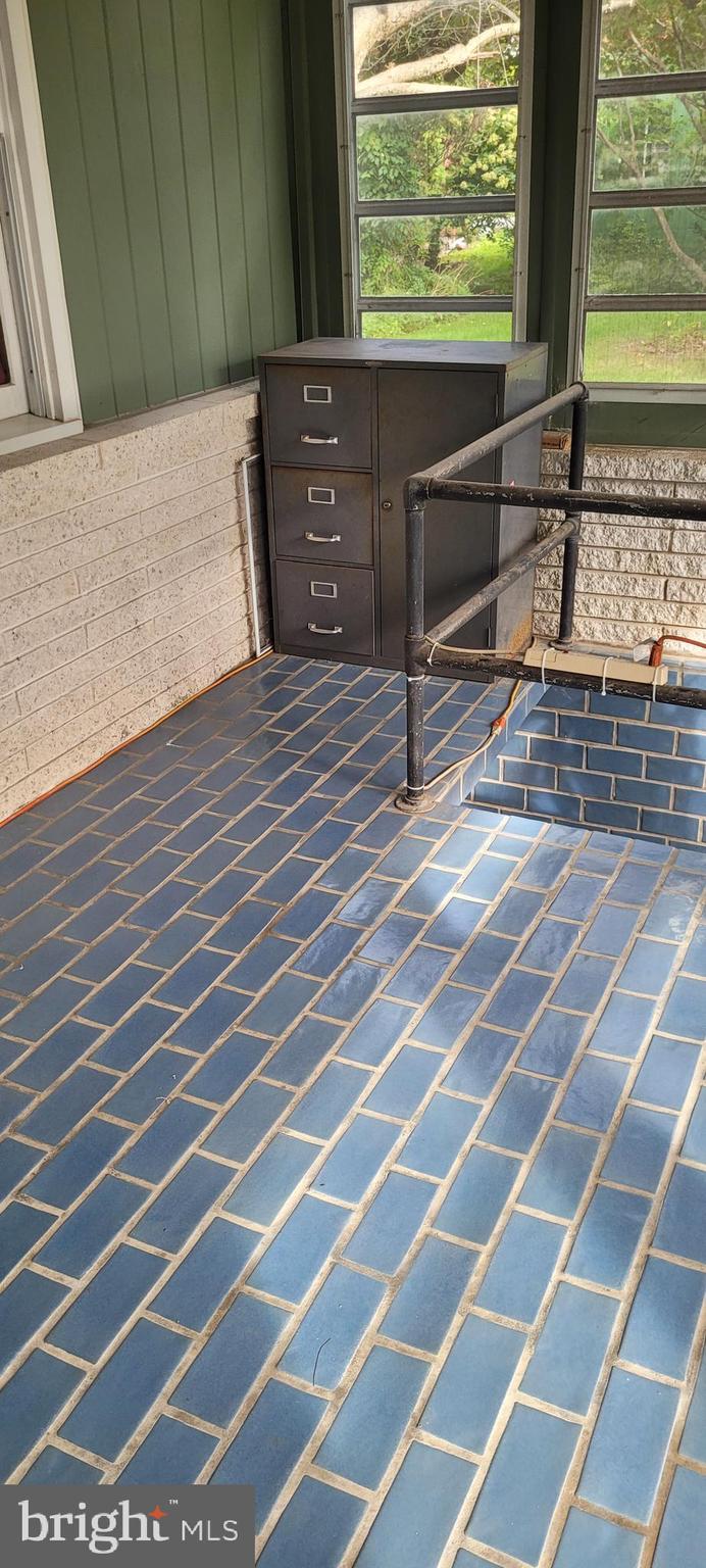 8 North Zinns Mill Road Lebanon, PA 17042 - Photo 15 of 16 3 season room