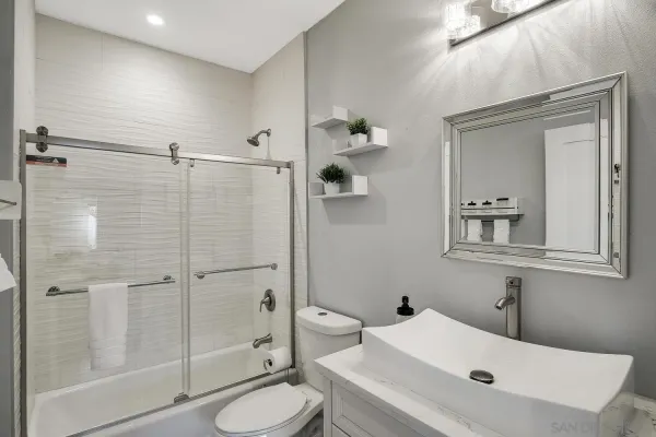 $2,650,000 | 5411 Lauretta Street, San Diego, CA 92110