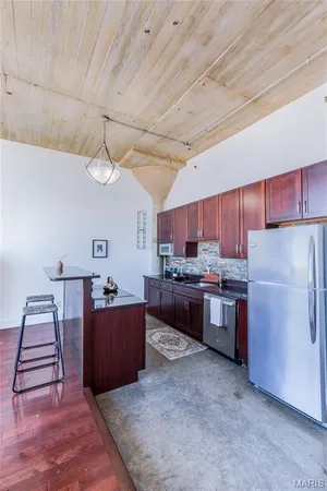 $145,000 | 2323 Locust Street, Unit 411, St. Louis, MO 63103
